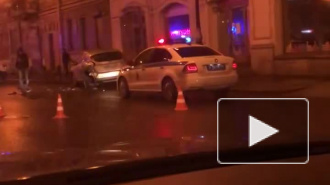 На Литейном проспекте утро началось с аварии