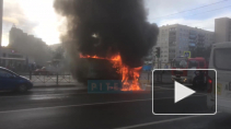 Видео: на перекрестке Луначарского и Художников загорелся фургон