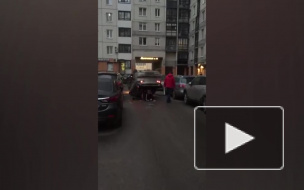 Из перевернутой на Композиторов машины высыпались оружие и бутылки