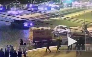Видео: у метро "Приморская" столкнулись две иномарки