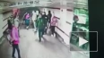 Трое неизвестных напали на мужчину в переходе на станции...