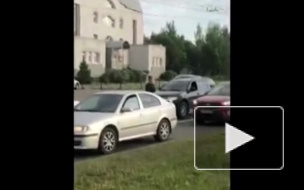 Неадекватный мужчина на Mitsubishi Pajero разбил пять машин на северо-востоке Петербурга