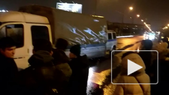 В Автово "Газель" подбила маршрутку на светофоре. Пострадали пять пассажиров