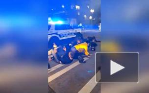 Видео: полицейский автомобиль протаранил толпу в американском городе Такома