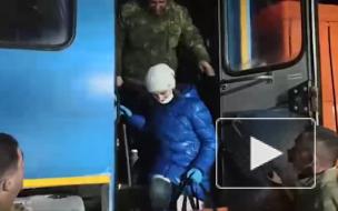 На Сахалине нашли живым водителя грейдера, который пропал после схода лавины