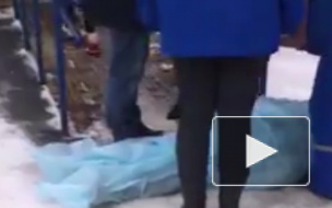В Кемерово на пороге поликлиники скончался мужчина