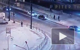 Момент массового ДТП на перекрестке Белы Куна и Бухарестской попал на видео