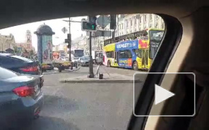 На Невском установили треногу с камерой видеофиксации нарушений