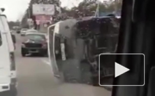 Жуткое видео из Читы: на трассе перевернулась маршрутка с людьми