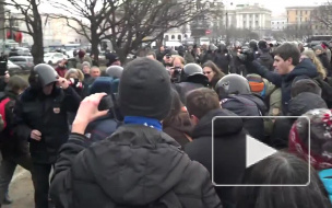 В Петербурге прошел митинг против ввода войск в Крым
