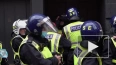 В Лондоне 19 полицейских получили ранения при столкновен ...