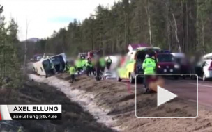 Видео из Швеции: В ДТП попал автобус перевозивший более 50 детей