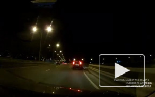 Появилось видео жуткой аварии на КАД, в которой бетономешалка смяла иномарку