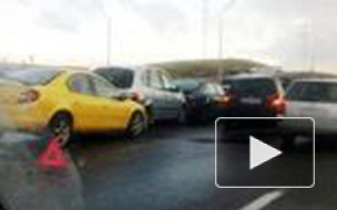 Авария на КАД: при столкновении 10 машин пострадали люди