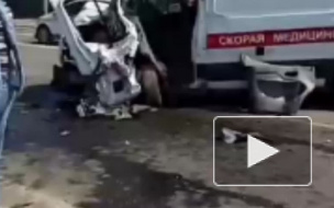 Видео: В Москве столкнулись "скорая", "Лексус" и фура