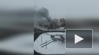 На проспекте Ветеранов 12 спасателей потушили пожар в "трешке"