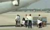 В Китае бортпроводница выпала из самолета