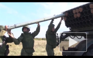 Российская армия в трех округах защищается от внезапно напавшего врага