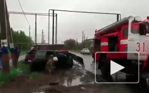Смертельное видео из Омска: пьяный лихач на внедорожнике протаранил "ВАЗ"