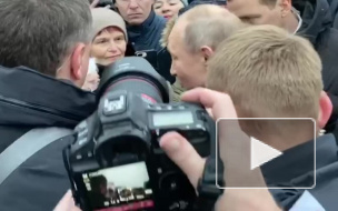 "Люблю": петербургская пенсионерка расплакалась перед Путиным 