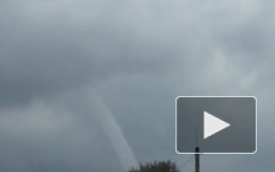 Очевидцы сняли на видео смерч в станице Благовещенская под Анапой