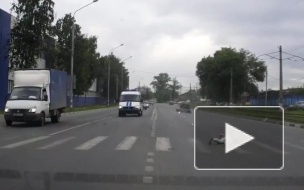 Жуткое видео из Ульяновска: мотоциклист сбил девушку на "зебре"