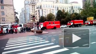 Пожарные Петербурга прошли театрализованным шествием по Московскому проспекту 