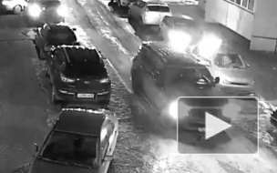 Видео из Кирова: жилой дом обстреляли из внедорожника