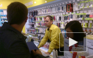 В Петербурге снесли салон "Евросеть" возле станции метро "Ленинский проспект"