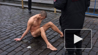 Видео прибивания мошонки к Красной площади (18+)