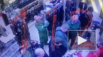 Опубликовано видео покупки оружия Ильназом Галявиевым, напавшим на школу в Казани