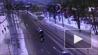 Момент взрыва в Нижнем Новгороде попал на камеры