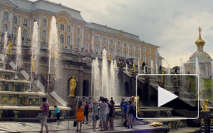 Обездоленным детям из Луганска показали фонтаны Петергофа