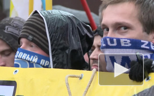 Бойцы ОМОН задержали на Невском проспекте группу националистов