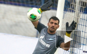 22 человека и мяч: Лодыгин VS Малафеев