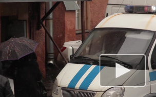 Подросток умер загадочной смертью в парадной жилого дома в Санкт-Петербурге