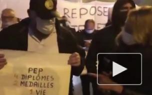 Работники ресторанов частично перекрыли кольцевую дорогу вокруг Парижа