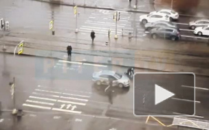 Видео: на перекрёстке Бухарестской и Белы Куна сбили человека