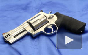 Из магазина сотовой связи "Связной" похитили 1 млн 700 тыс рублей, ранен менеджер