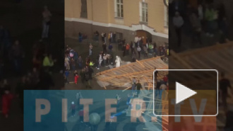 Пострадавшей при падении строительных лесов петербурженке оформили инвалидность