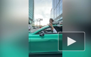 В ГИБДД начали проверку видео с привязанной к автомобилю девушкой
