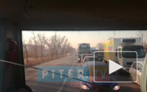 На Московском шоссе образовалась огромная пробка из-за забастовки дальнобойщиков 