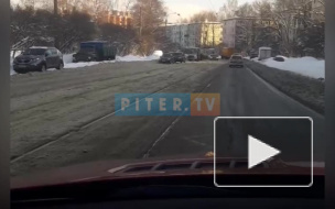 На проспекте Науки столкнулись маршрутка и внедорожник "БМВ"
