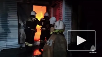 В Нижнем Новгороде потушили пожар на мебельном производстве