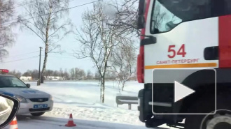 Видео: на Петербургском шоссе столкнулись две иномарки, водитель погиб 