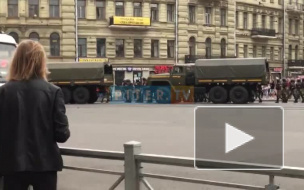 Видео: на митинге в Петербурге людей не пускают на проезжую часть