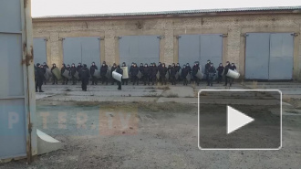 Видео: на Арсенальной молодых полицейских учат разгонять митинги 