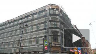 Петербуржцы забили тревогу из-за сбитой лепнины на Восстания, 15