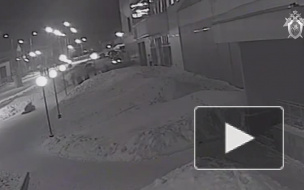 Видео: Под Кемерово парень зарезал другого из-за заминки на эскалаторе