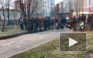 В поддержку студентов на карантине к общежитию приехали IOWA и байкеры